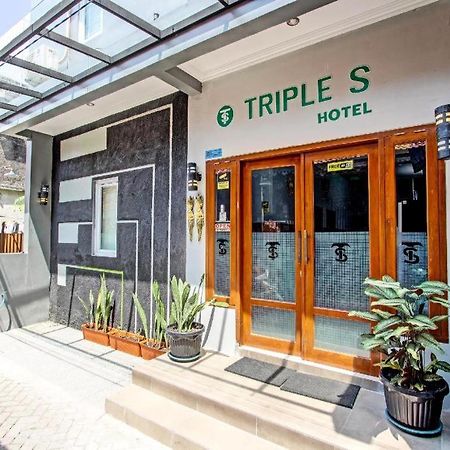 Oyo 91686 Triple S Hotel Malioboro Jogjakarta Buitenkant foto