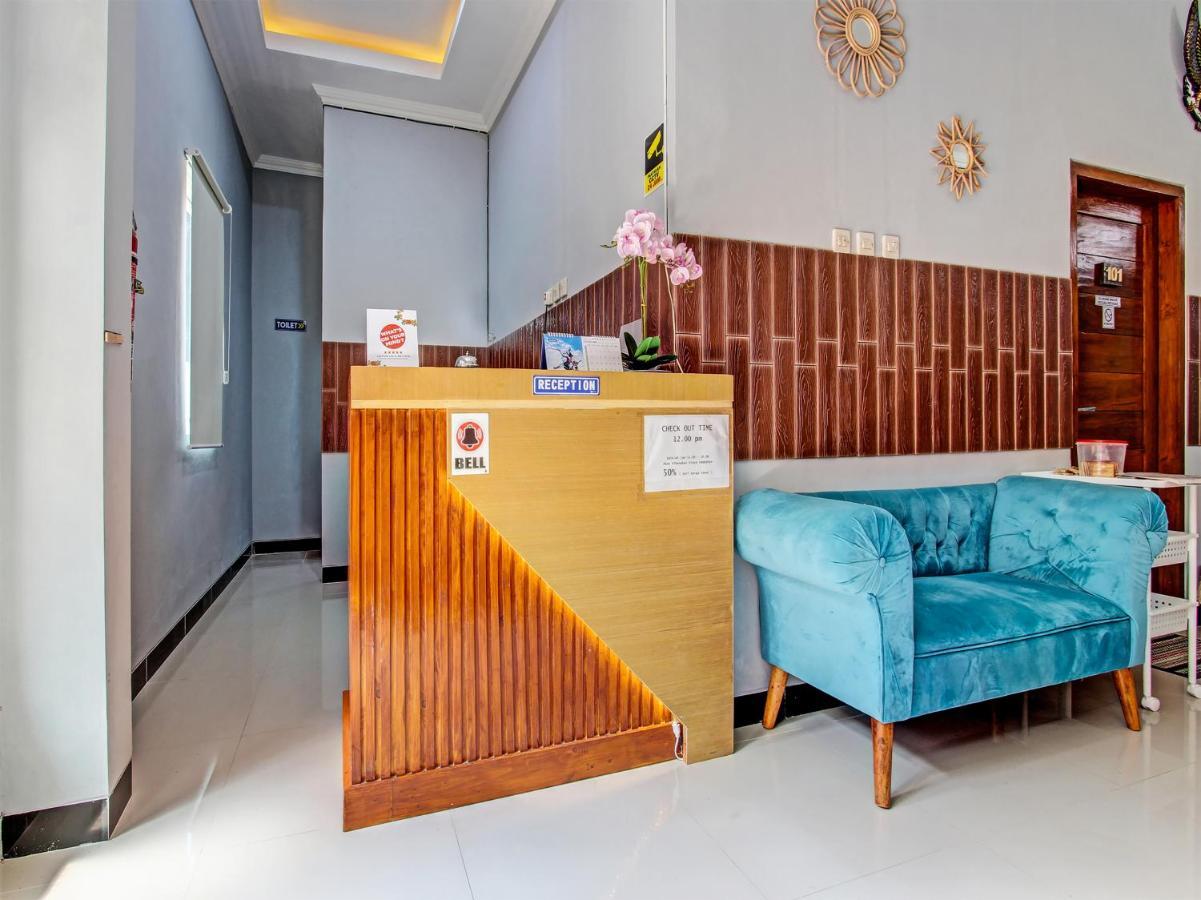 Oyo 91686 Triple S Hotel Malioboro Jogjakarta Buitenkant foto