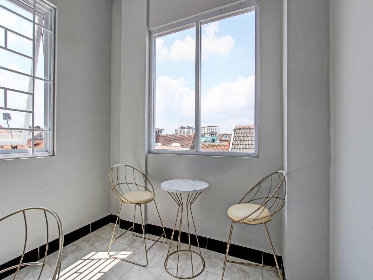 Oyo 91686 Triple S Hotel Malioboro Jogjakarta Buitenkant foto