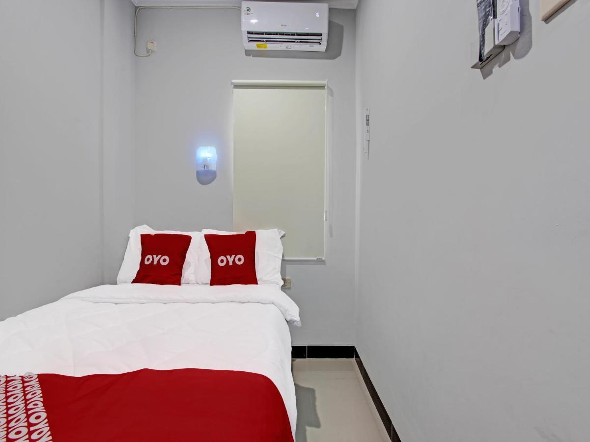 Oyo 91686 Triple S Hotel Malioboro Jogjakarta Buitenkant foto