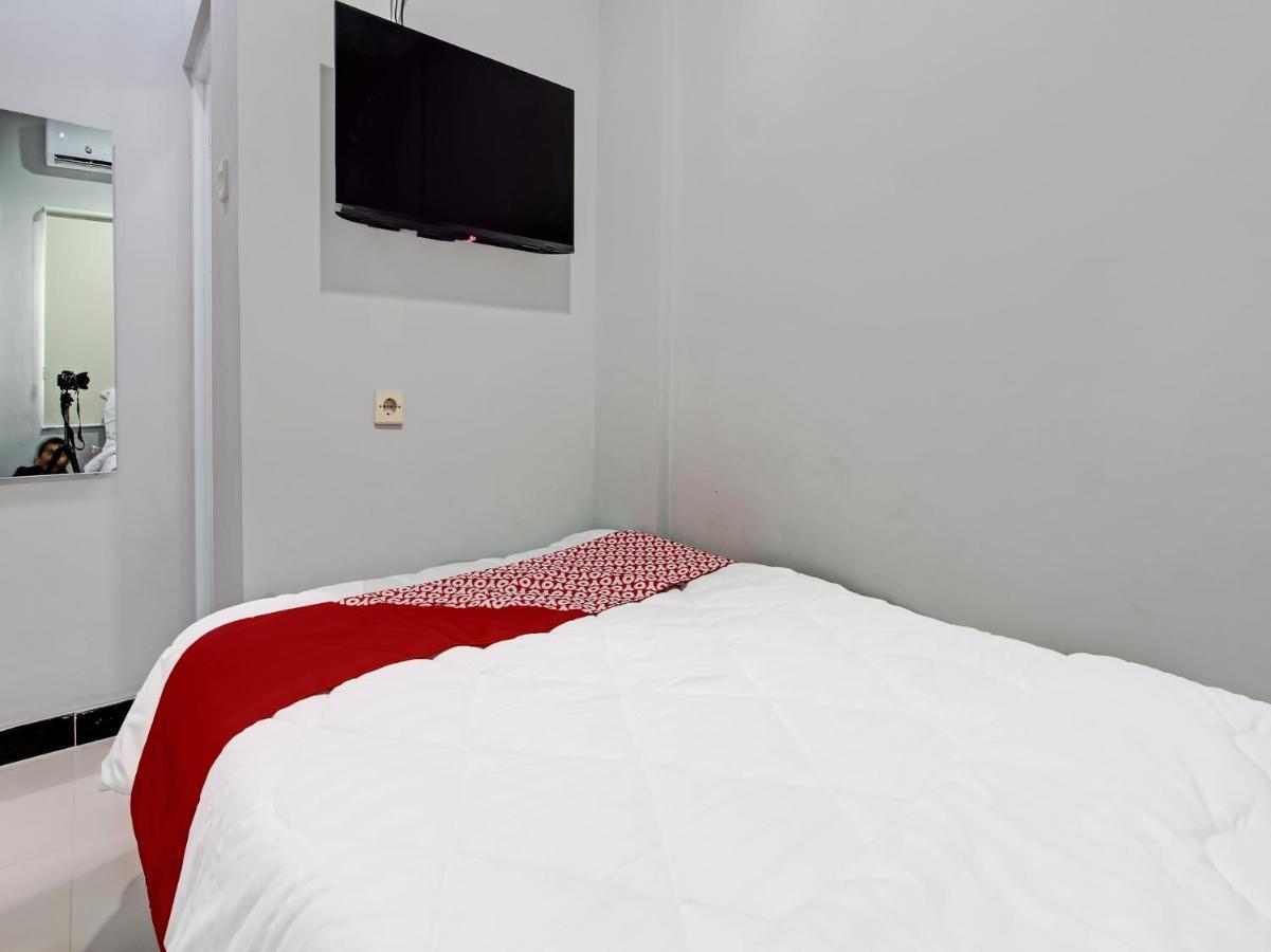 Oyo 91686 Triple S Hotel Malioboro Jogjakarta Buitenkant foto