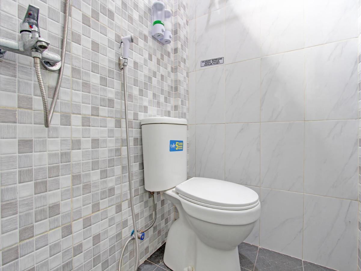 Oyo 91686 Triple S Hotel Malioboro Jogjakarta Buitenkant foto