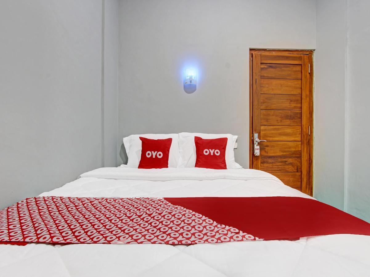 Oyo 91686 Triple S Hotel Malioboro Jogjakarta Buitenkant foto