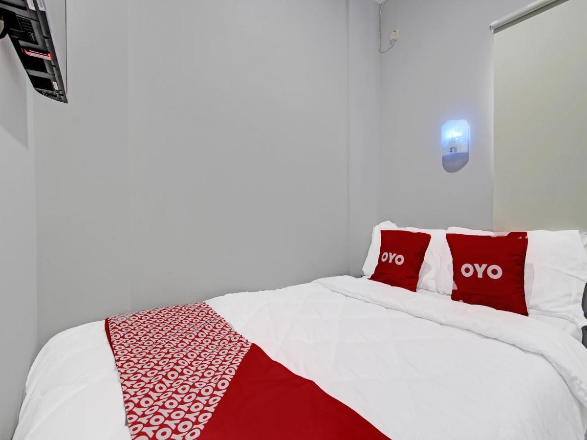 Oyo 91686 Triple S Hotel Malioboro Jogjakarta Buitenkant foto